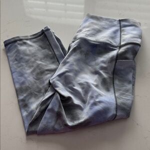 Athleta Salutation Stash Pocket II Capri Leggings